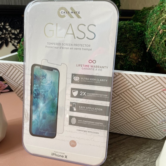 Casemate iPhone X Tempered Glass Screen Protector - Picture 4 of 5